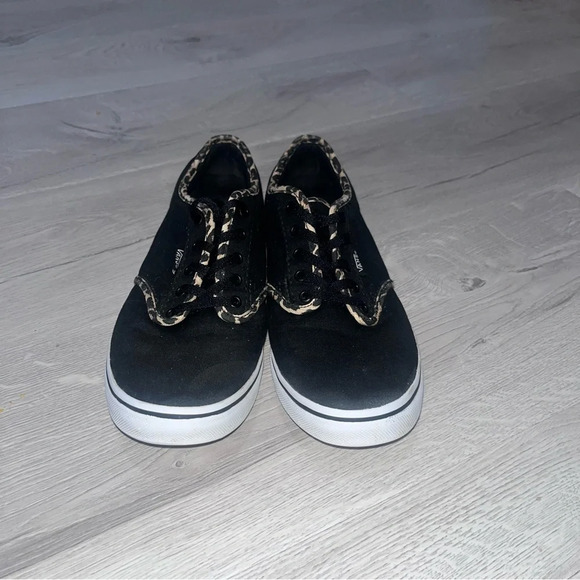 Vans womens sz 7 black and leopards sneakersers - Picture 2 of 6